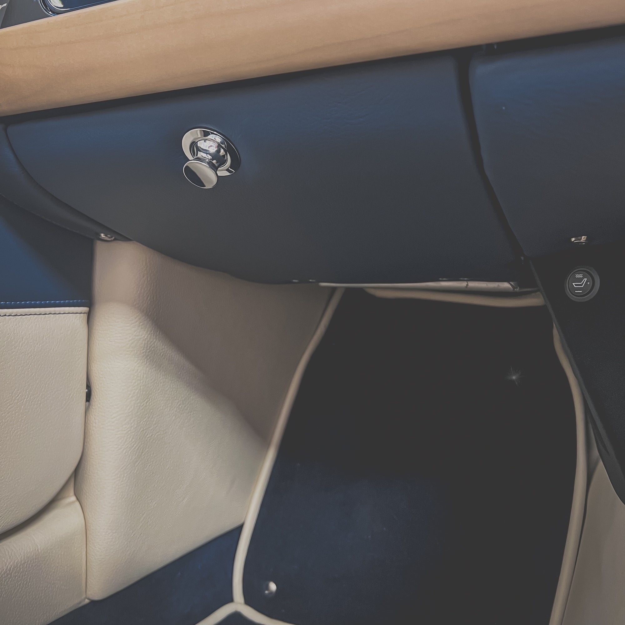 Morgan 23 Plus Four Auto - Classique Ferrari Blue