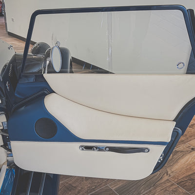 Morgan 23 Plus Four Auto - Classique Ferrari Blue