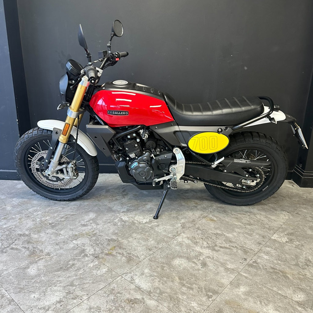 Fantic Caballero 700 - Pure Red - Preload