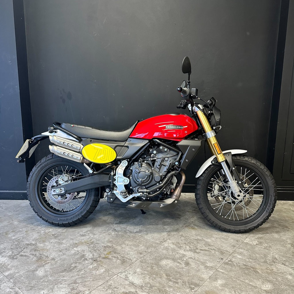 Fantic Caballero 700 - Pure Red - Preload