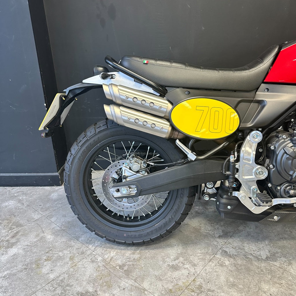 Fantic Caballero 700 - Pure Red - Preload