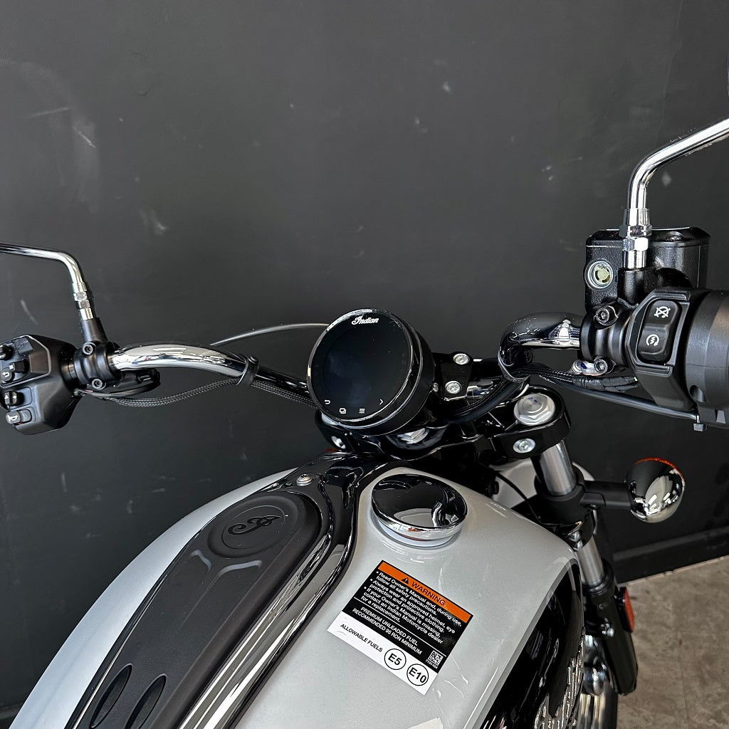 Indian Scout Classic Limited + Tech - Ghost White Metallic