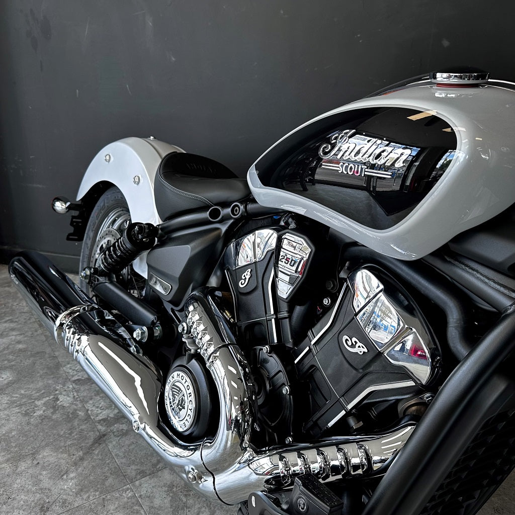 Indian Scout Classic Limited + Tech - Ghost White Metallic