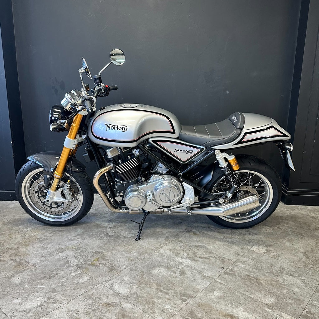 Norton Commando 961 SP - Manx Silver - Preloved