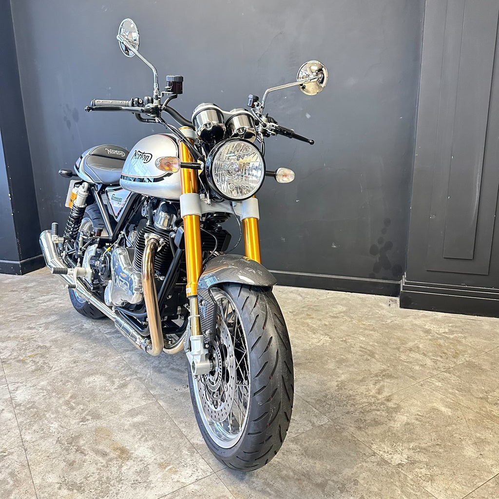 Norton Commando 961 SP - Manx Silver - Preloved