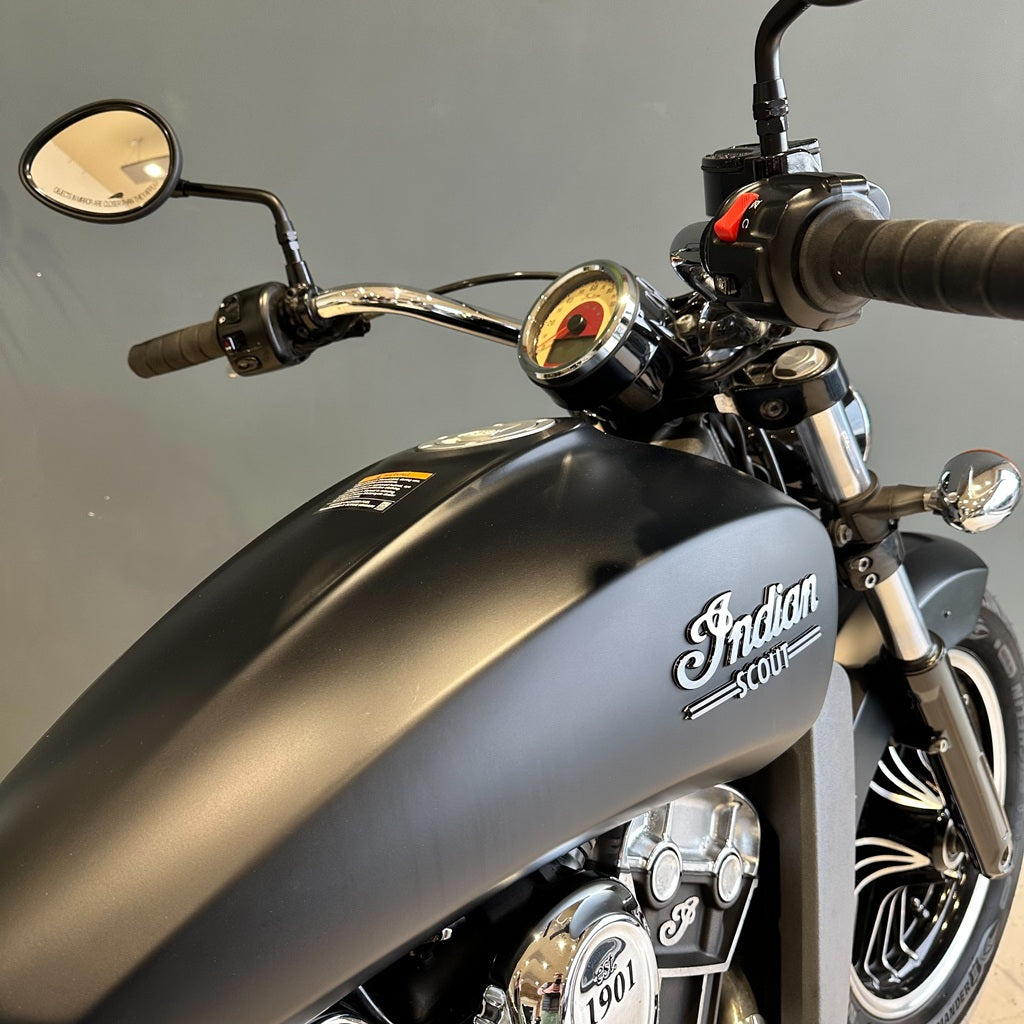 2017 INDIAN SCOUT PRELOVED - SMOKE BLACK WITH CRUSHER EXHAUST