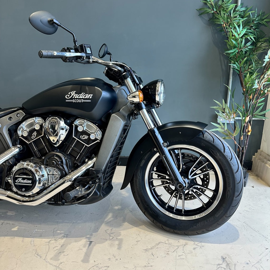 2017 INDIAN SCOUT PRELOVED - SMOKE BLACK WITH CRUSHER EXHAUST