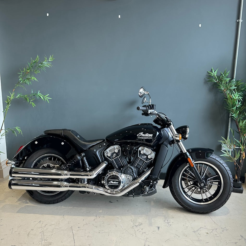 Indian Scout Classic -Gloss black - PreLoved
