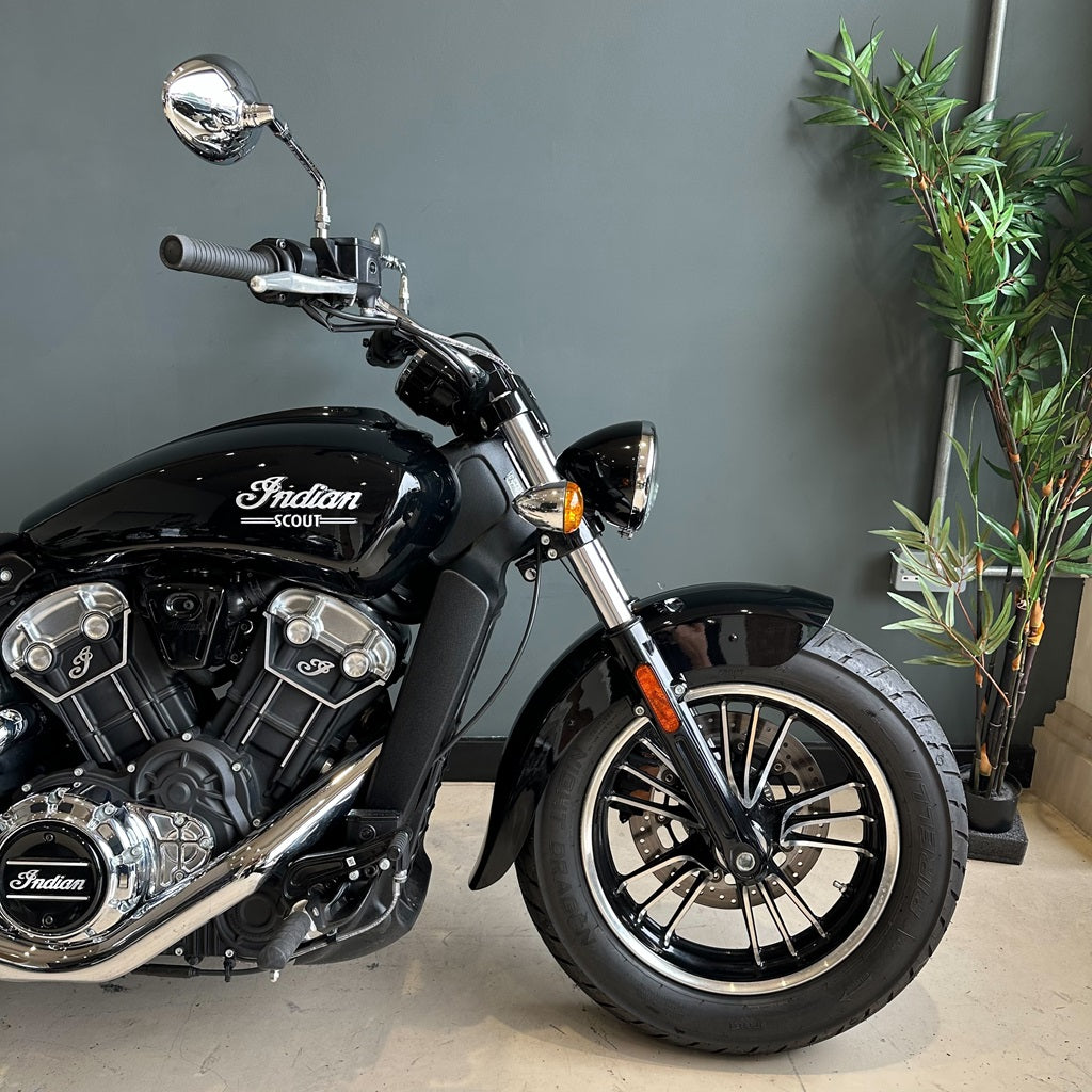 Indian Scout Classic -Gloss black - PreLoved