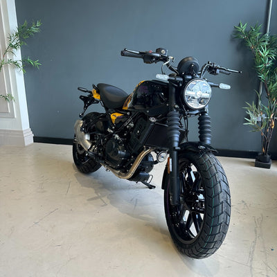 Royal Enfield Guerrilla 450 - Yellow Ribbon