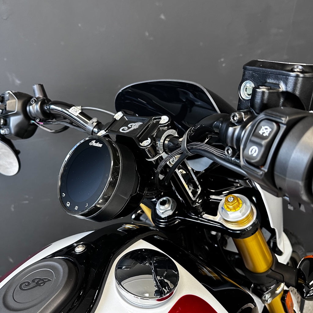 2025 Indian Scout 101 – GHOST WHITE