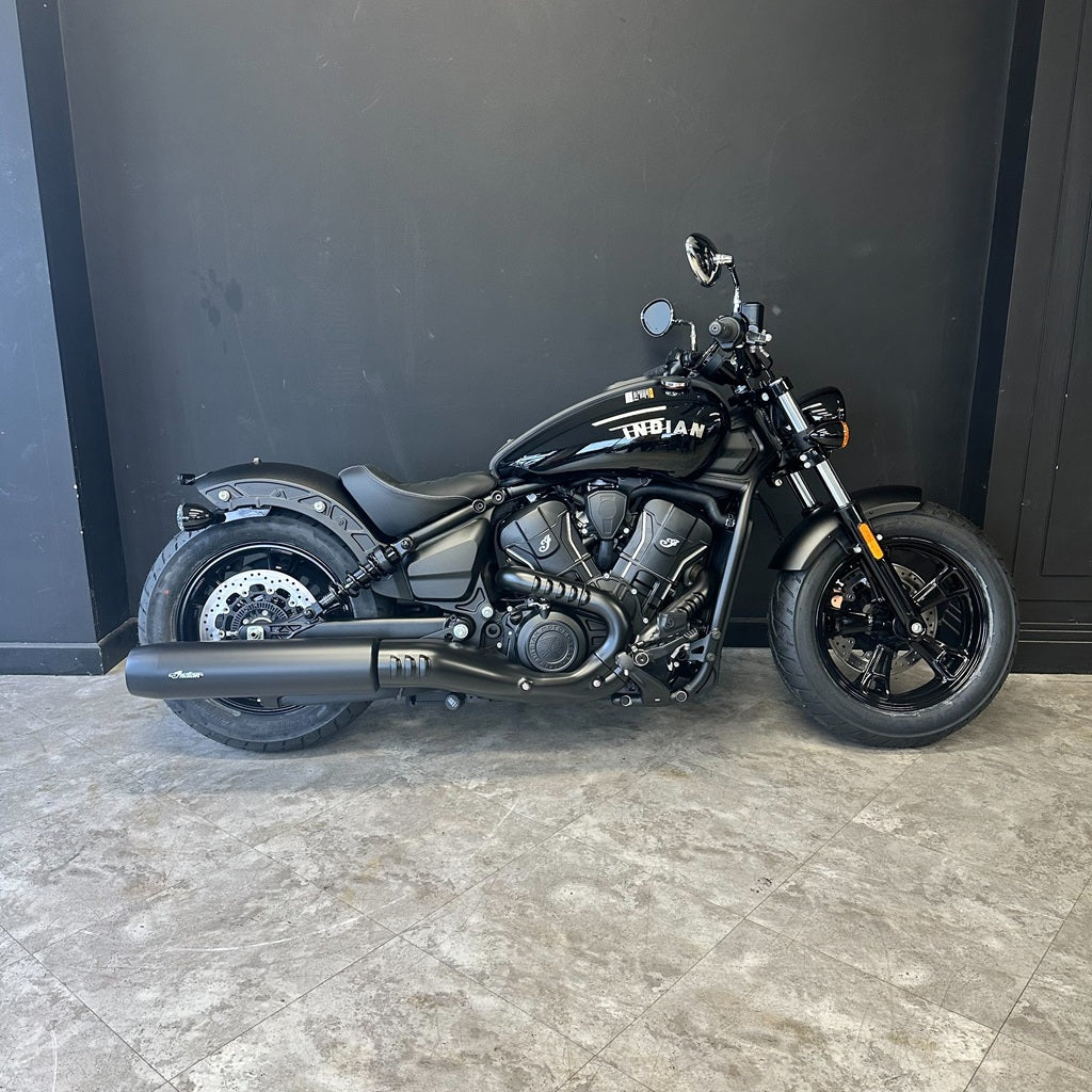 INDIAN SCOUT BOBBER 60 - BLACK METALLIC