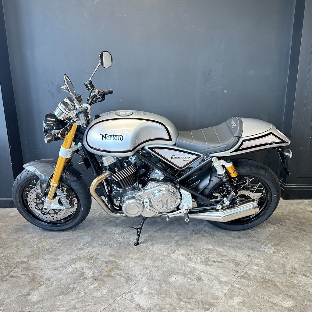 Norton Commando 961 Sport - Manx Silver