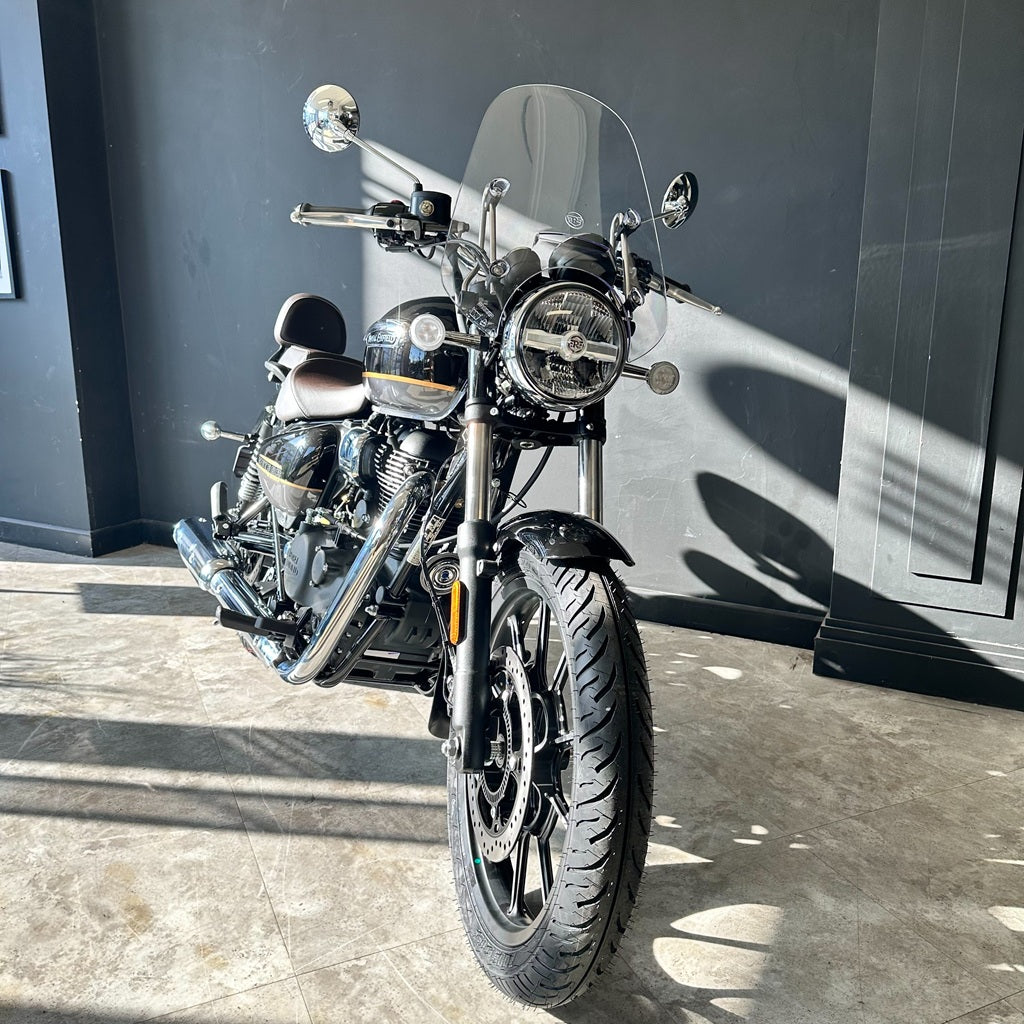 Royal Enfield Meteor 350 - SUPERNOVA BLACK