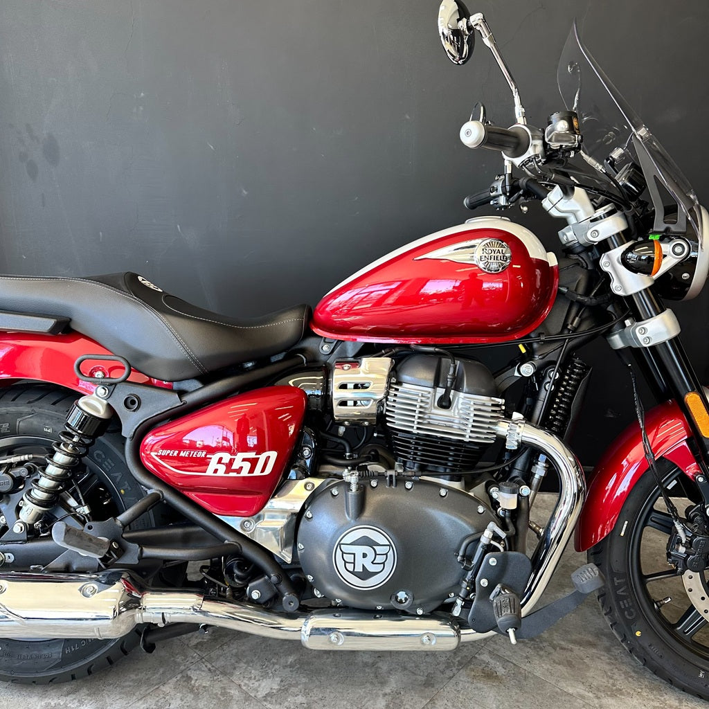 ROYAL ENFIELD SUPER METEOR 650 - Celestial Red