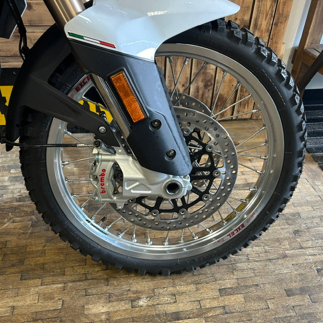 OFFER - MV AGUSTA LXP ORIOLI - Bianco pearl and Nero metallic