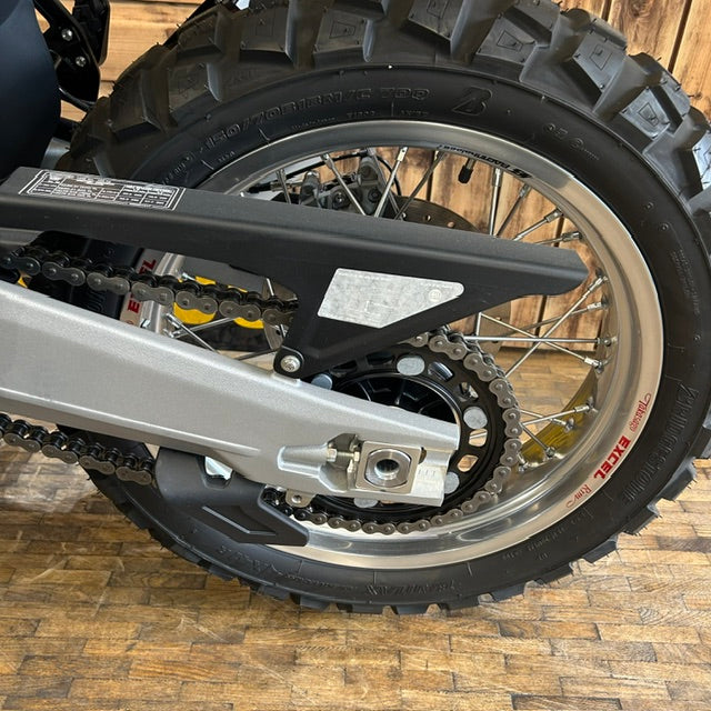 OFFER - MV AGUSTA LXP ORIOLI - Bianco pearl and Nero metallic