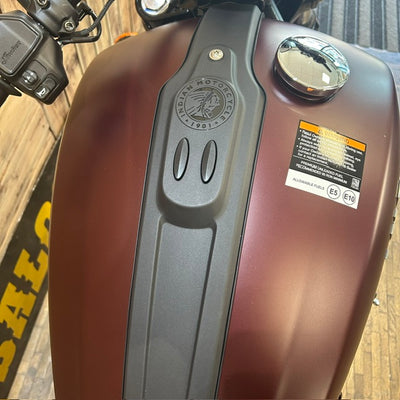 INDIAN SCOUT BOBBER BASE - Maroon smoke