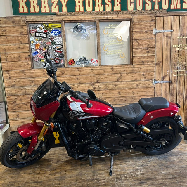 INDIAN SCOUT 101 - Sunset red with Graphics - Preloved