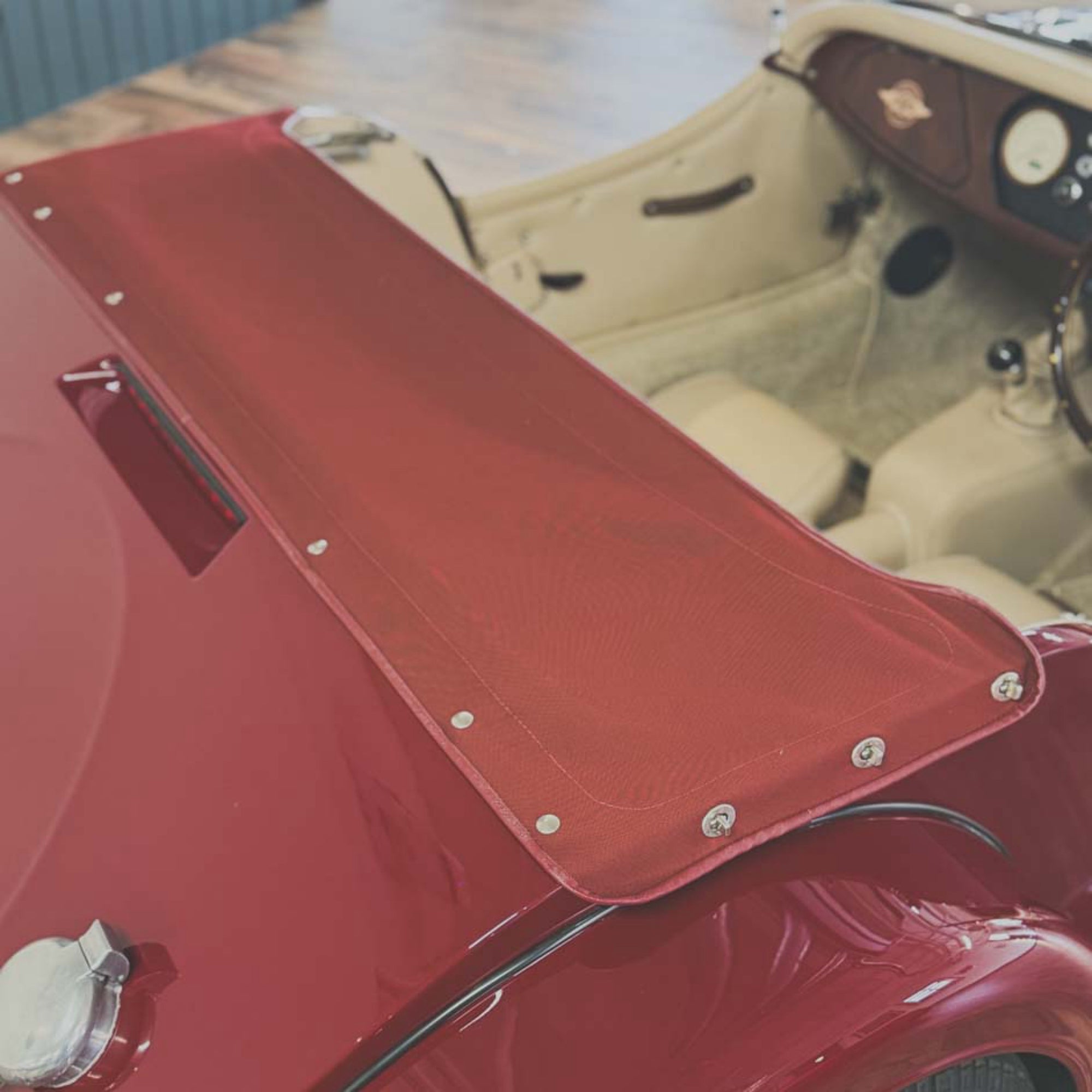 Morgan 4/4 80th Anniversary - 80th Anniversary Red