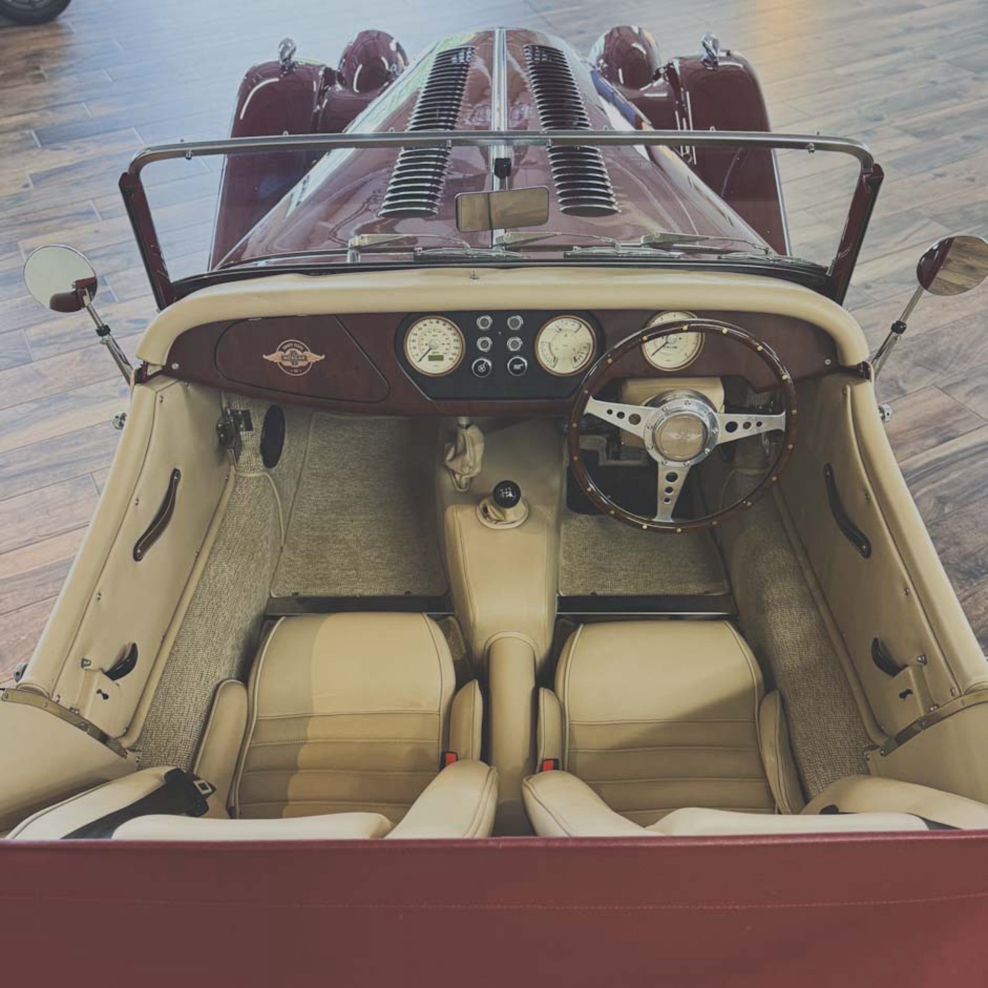 Morgan 4/4 80th Anniversary - 80th Anniversary Red