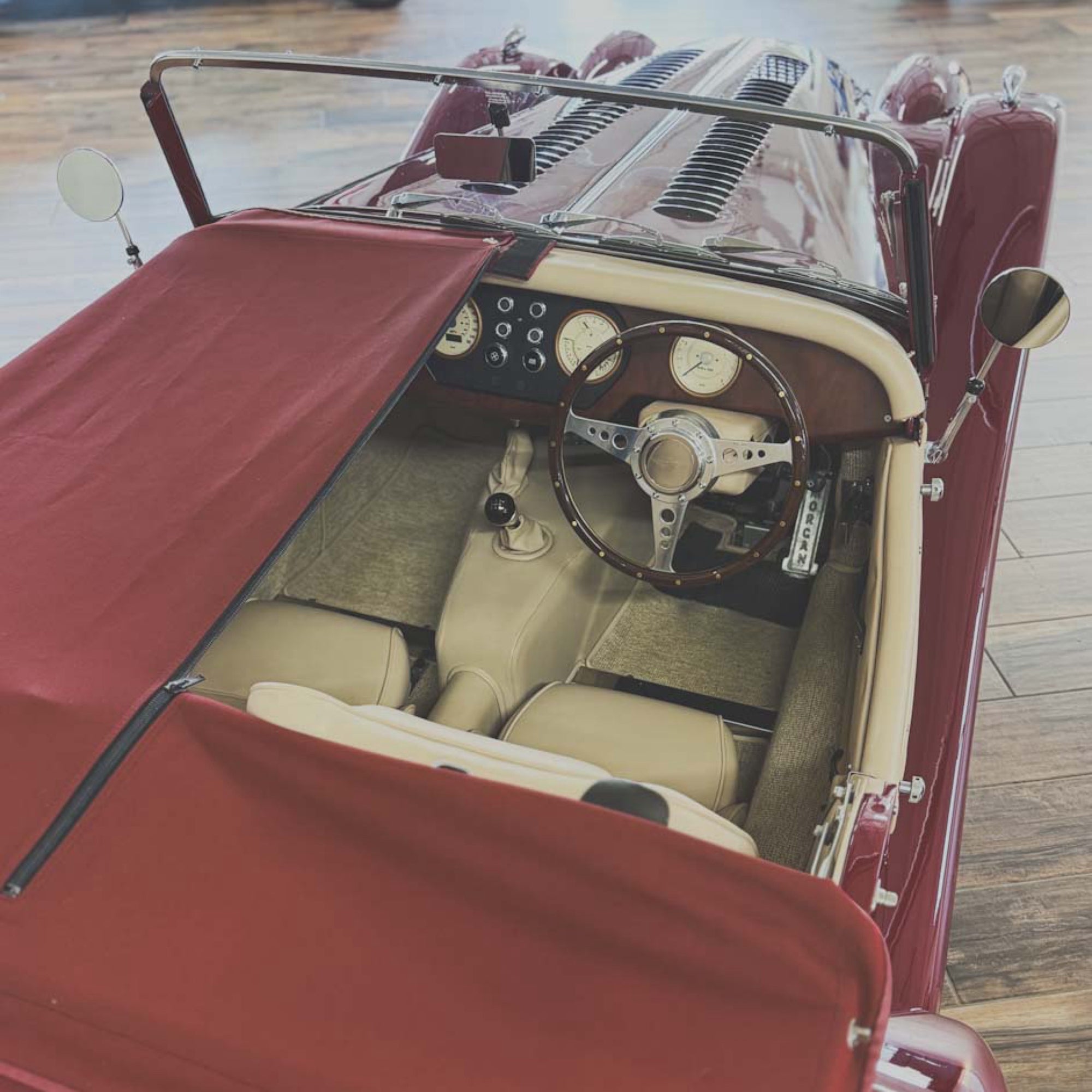 Morgan 4/4 80th Anniversary - 80th Anniversary Red