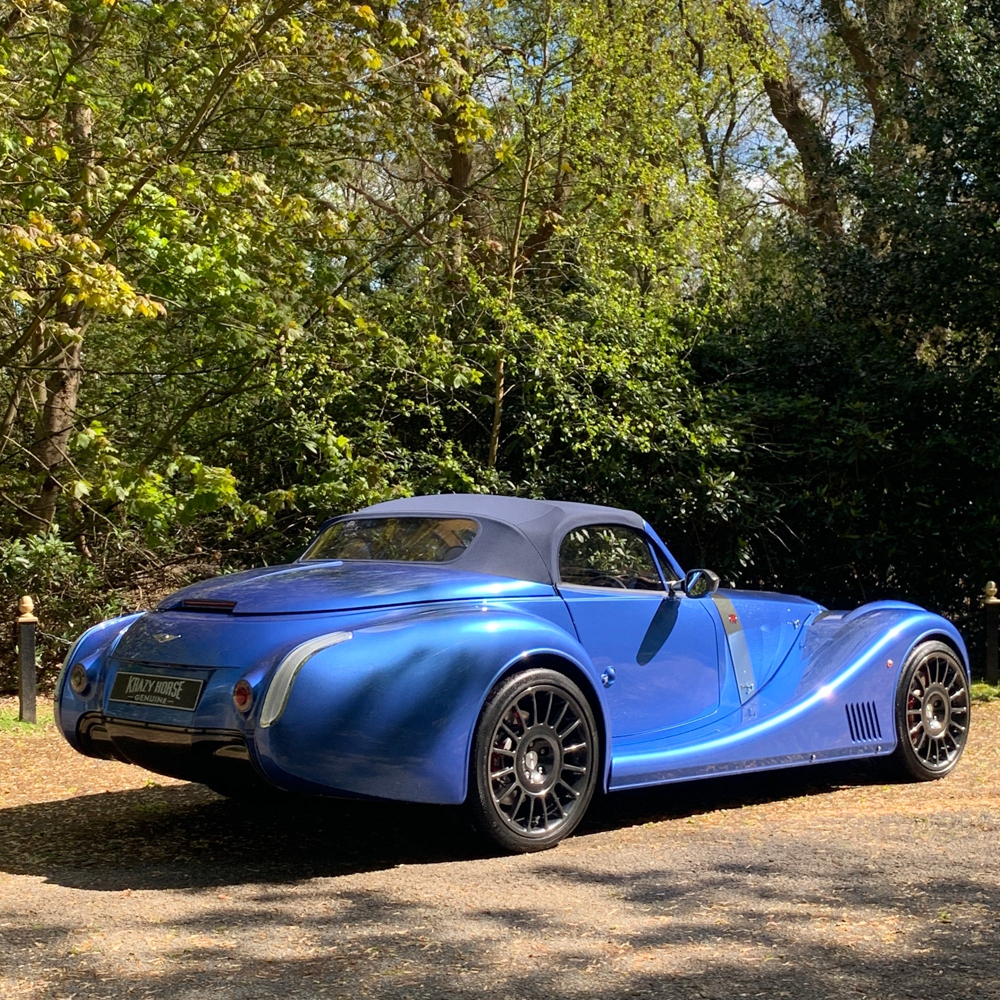 Morgan Mk5 Aero 8 - Topaz Blue Metallic with Ivory leather