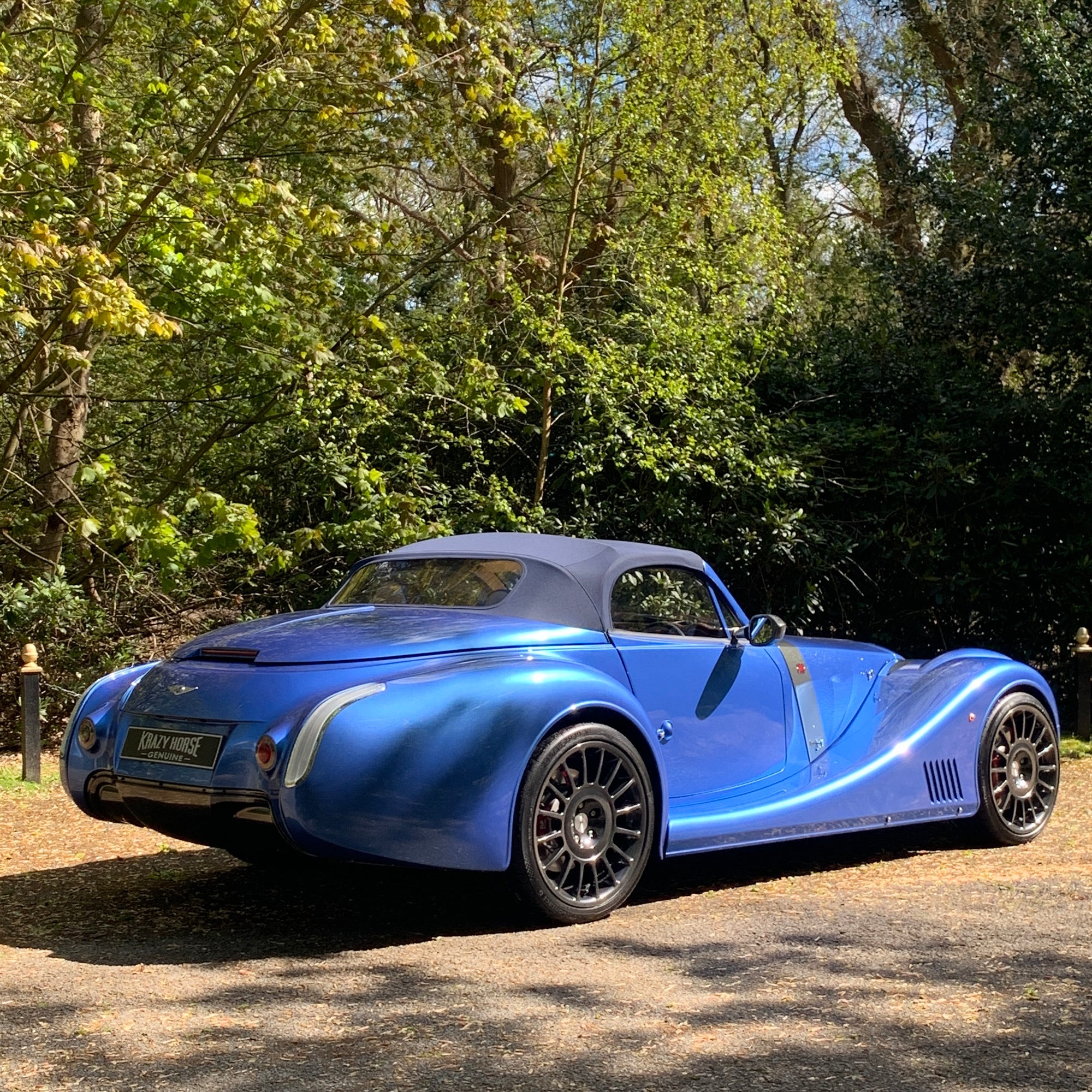 Morgan Mk5 Aero 8 - Topaz Blue Metallic with Ivory leather