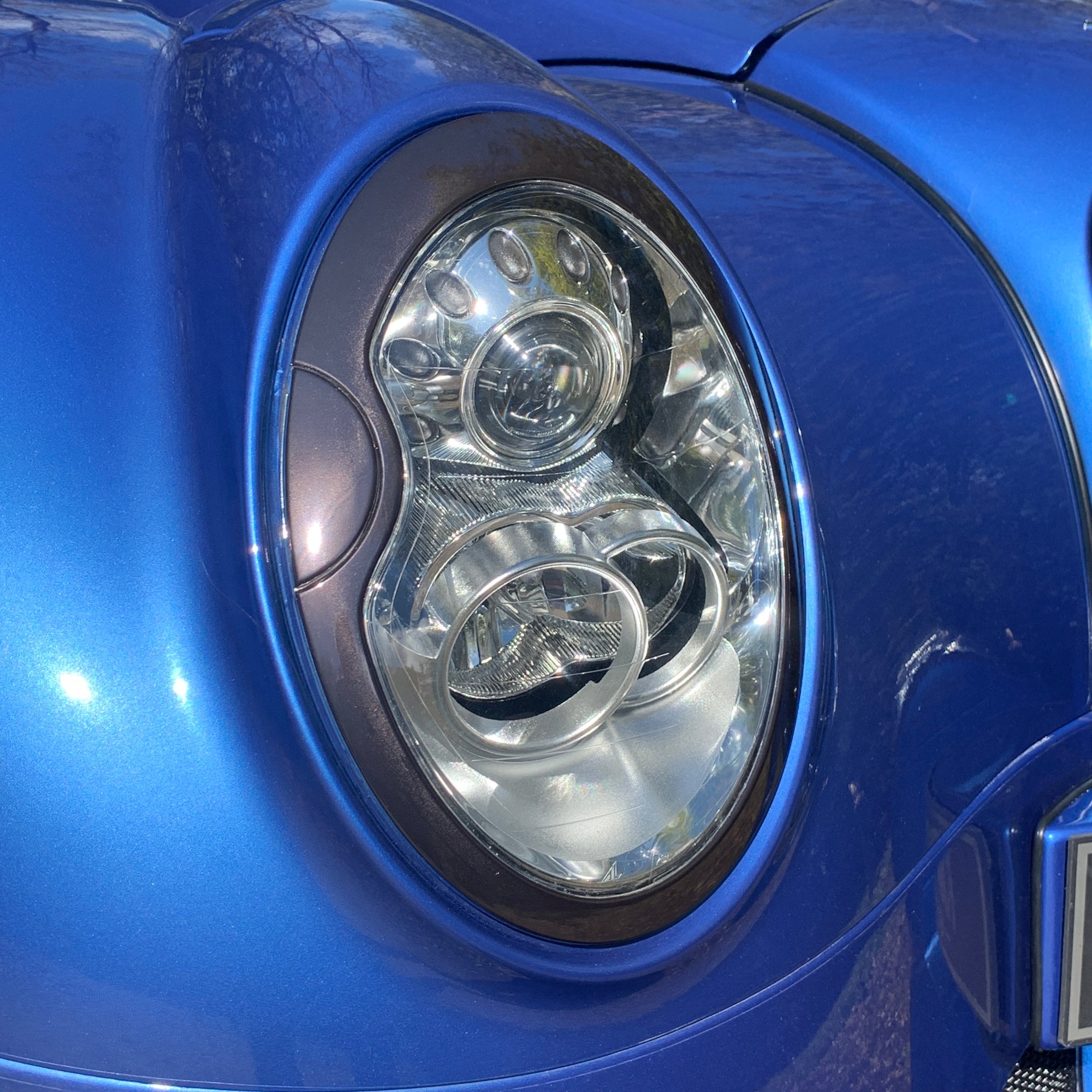 Morgan Mk5 Aero 8 - Topaz Blue Metallic with Ivory leather