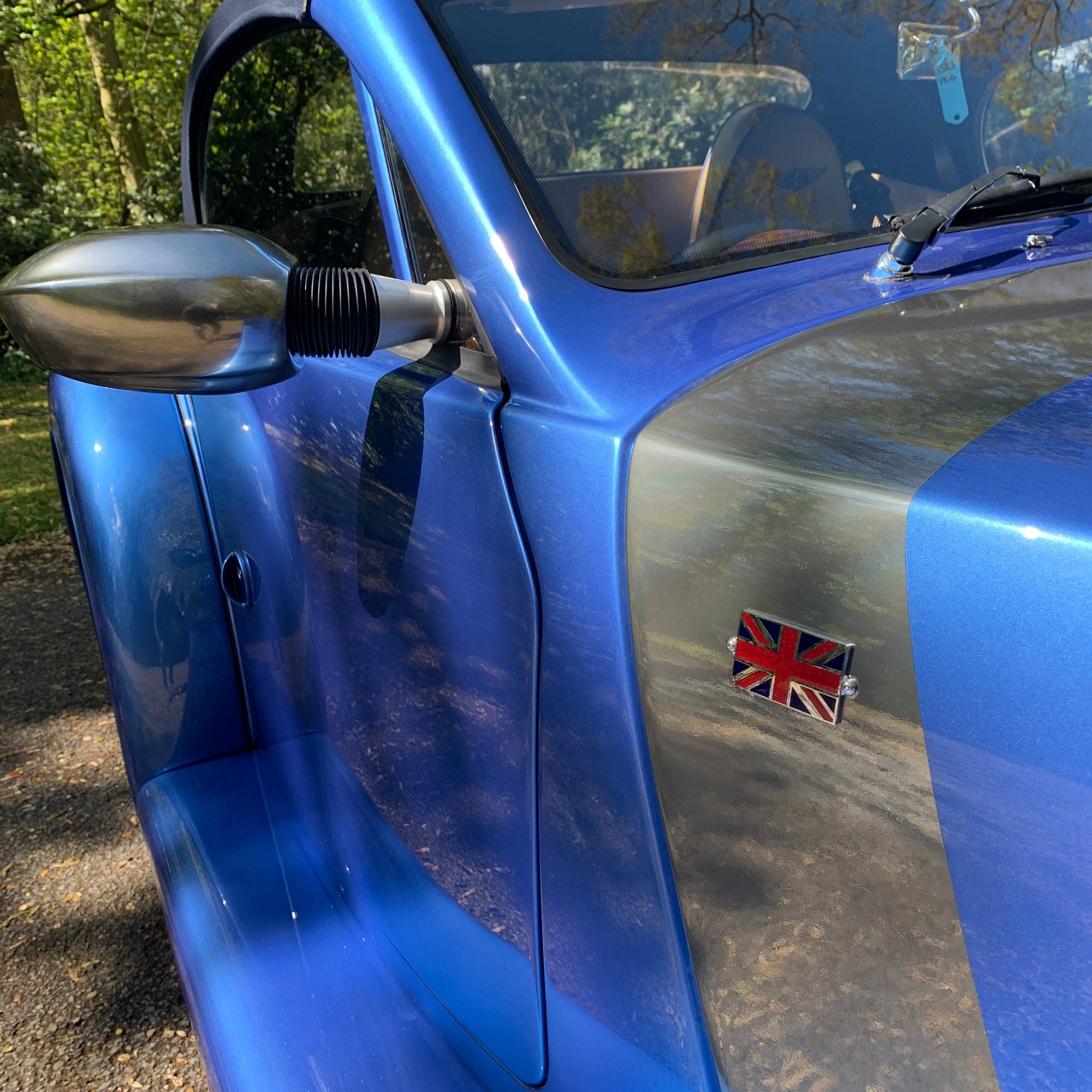 Morgan Mk5 Aero 8 - Topaz Blue Metallic with Ivory leather