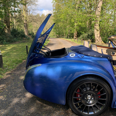 Morgan Mk5 Aero 8 - Topaz Blue Metallic with Ivory leather