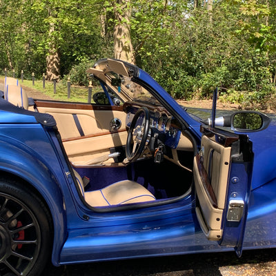 Morgan Mk5 Aero 8 - Topaz Blue Metallic with Ivory leather