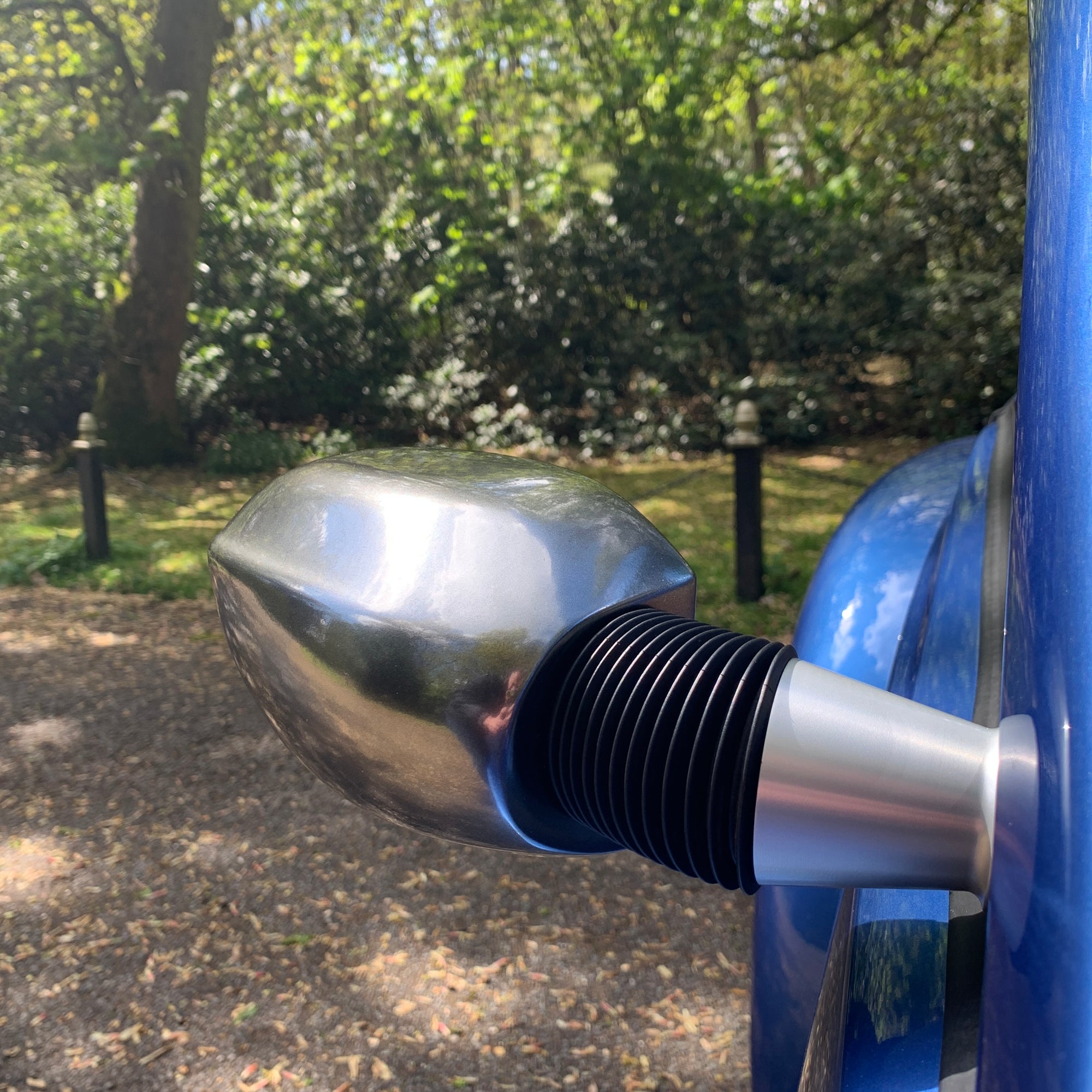 SOLD - Morgan Mk5 Aero 8 - Topaz Blue Metallic with Ivory leather