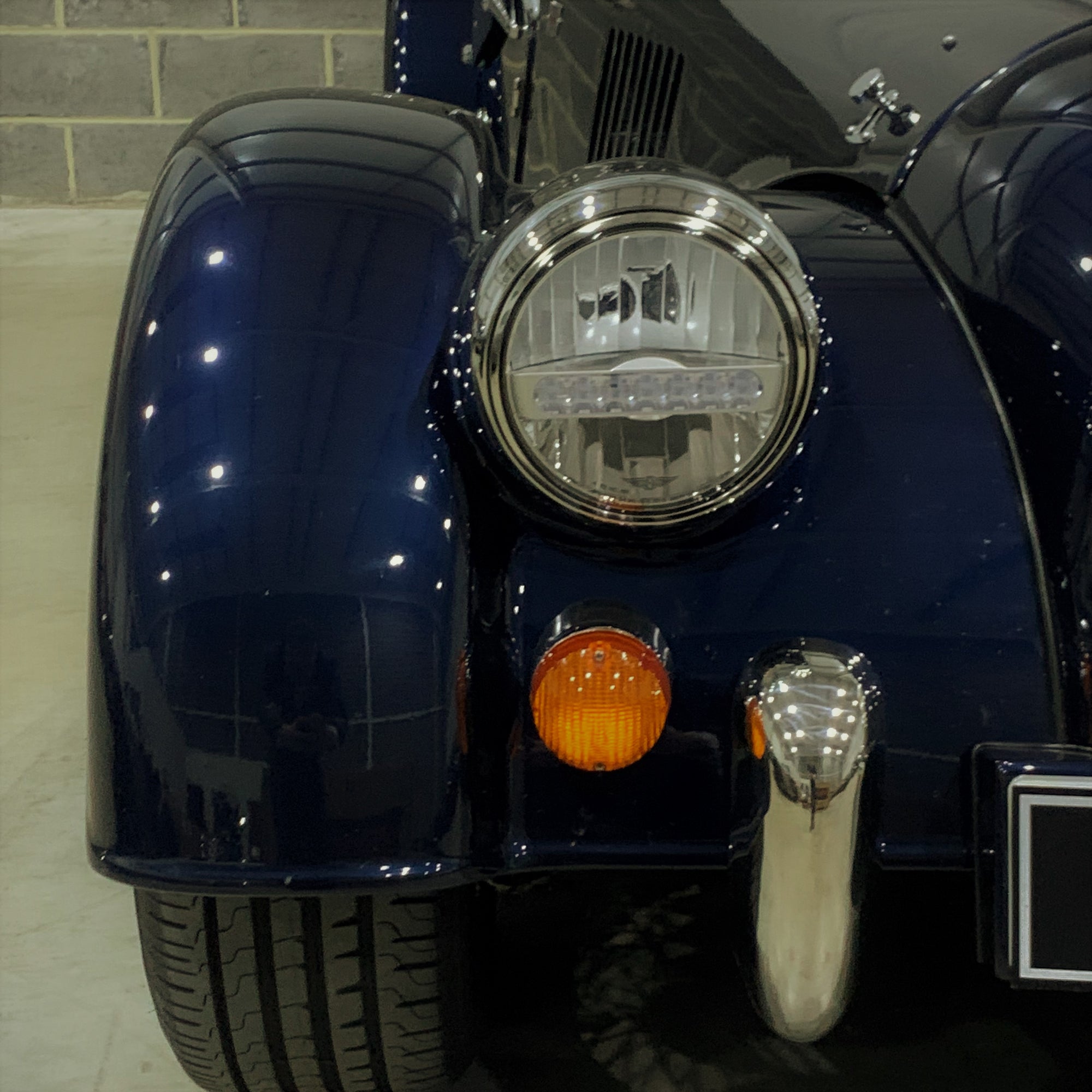 Morgan Roadster 3.7 V6 Manual - Dark Sapphire Pearlescent Paint