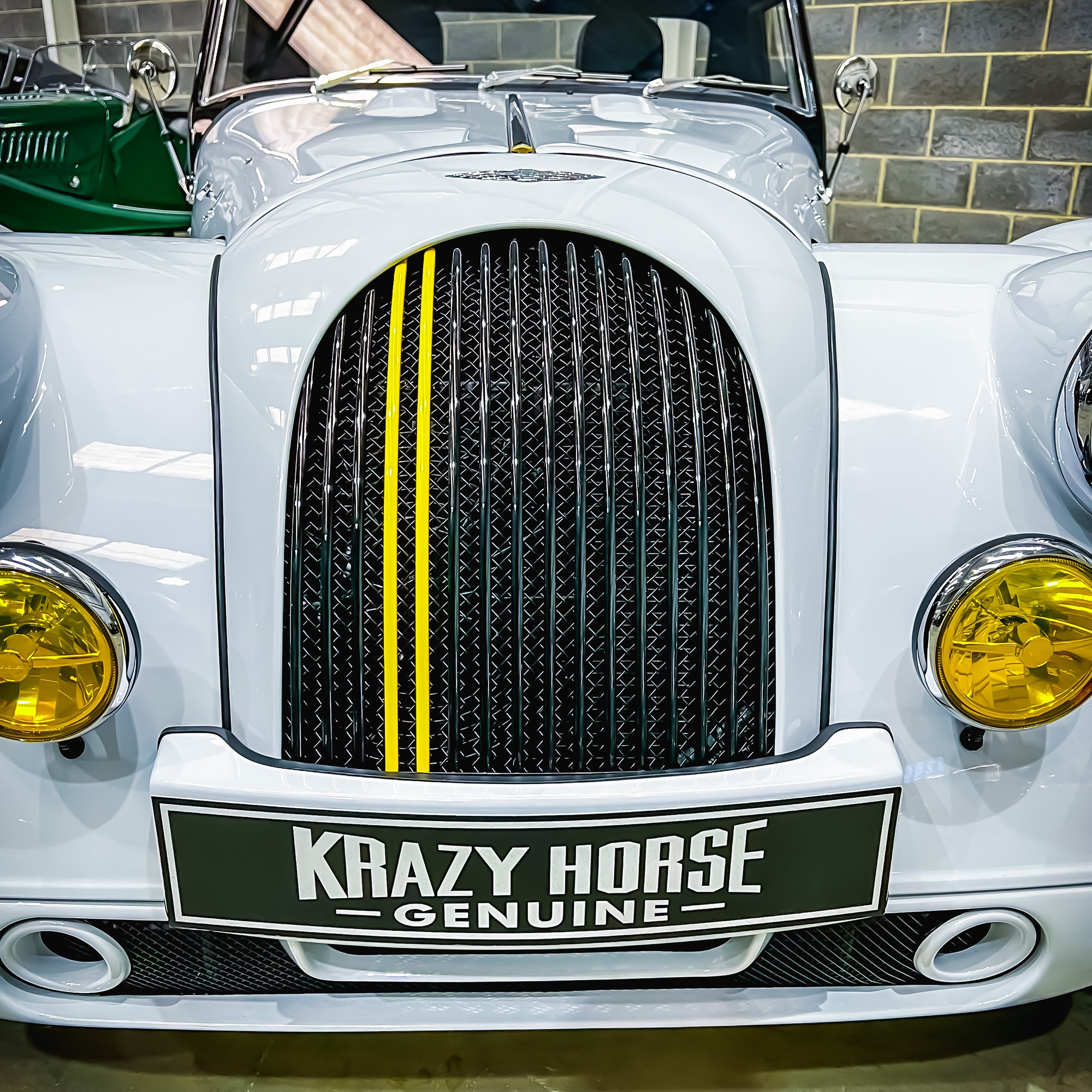 Morgan Plus Six Touring 6 Cyl. 3.0 Twin Scroll Turbo - Chevron White Metallic