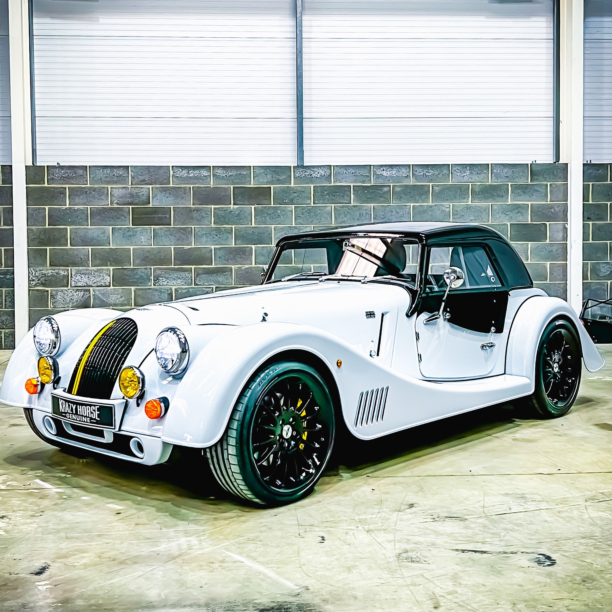 Morgan Plus Six Touring 6 Cyl. 3.0 Twin Scroll Turbo - Chevron White Metallic