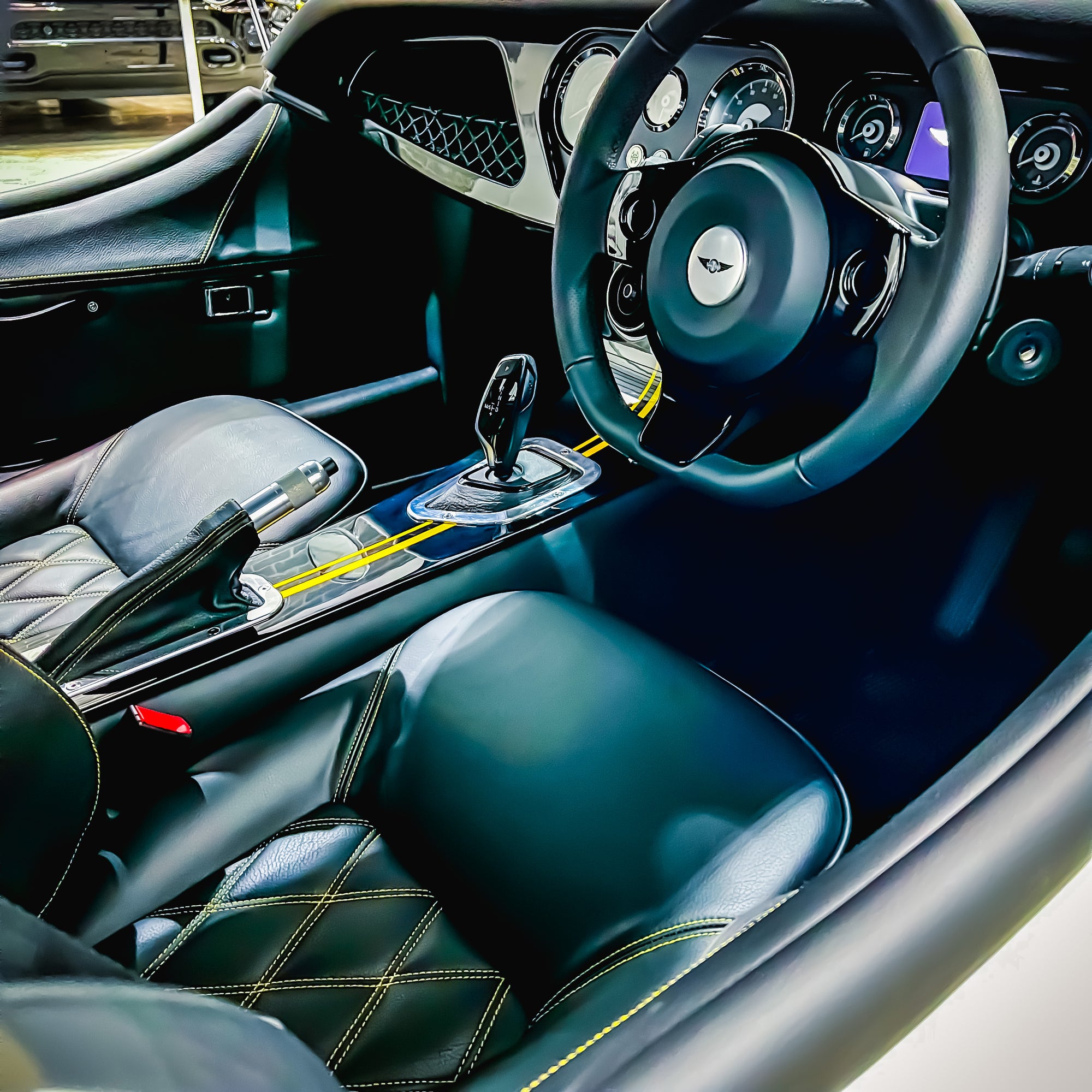 SOLD - Morgan Plus Six Touring 6 Cyl. 3.0 Twin Scroll Turbo - Chevron White Metallic