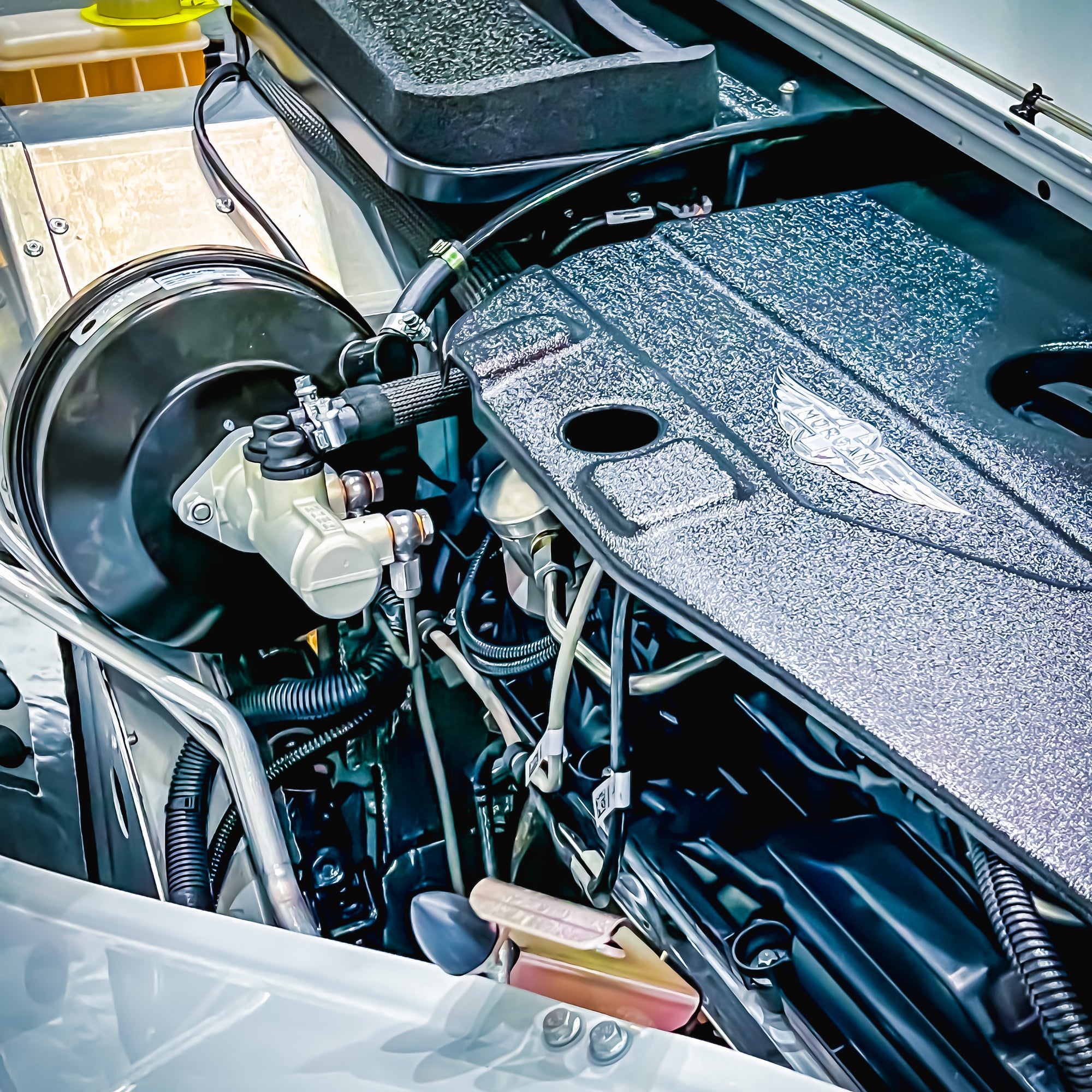 SOLD - Morgan Plus Six Touring 6 Cyl. 3.0 Twin Scroll Turbo - Chevron White Metallic