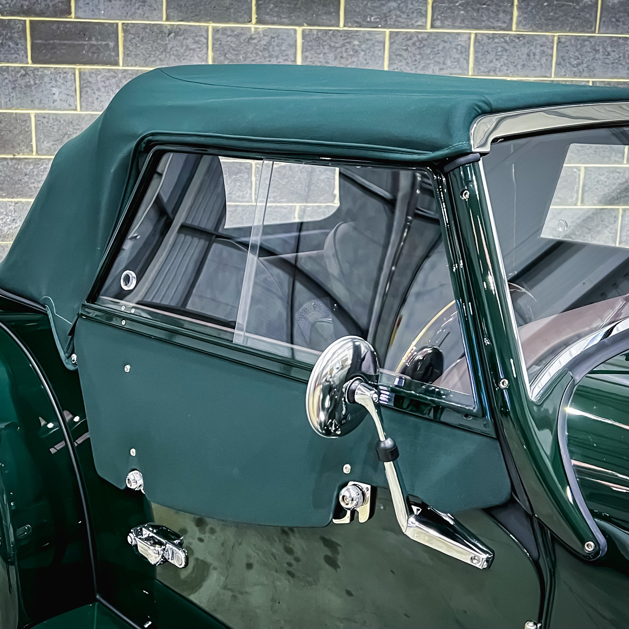 Morgan Plus Four Automatic - Sport green