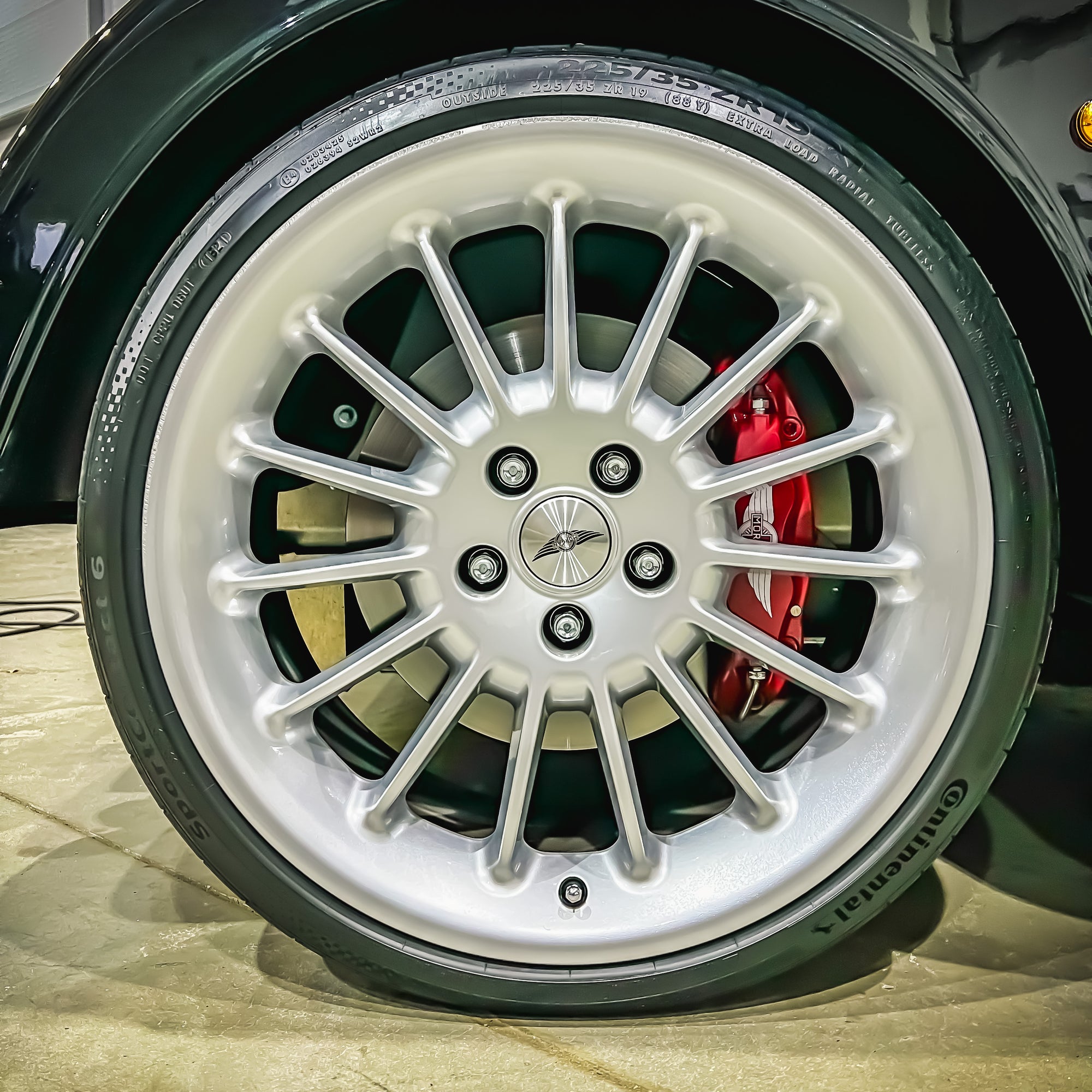 Morgan Plus Six - Dark Emerald Green Metallic