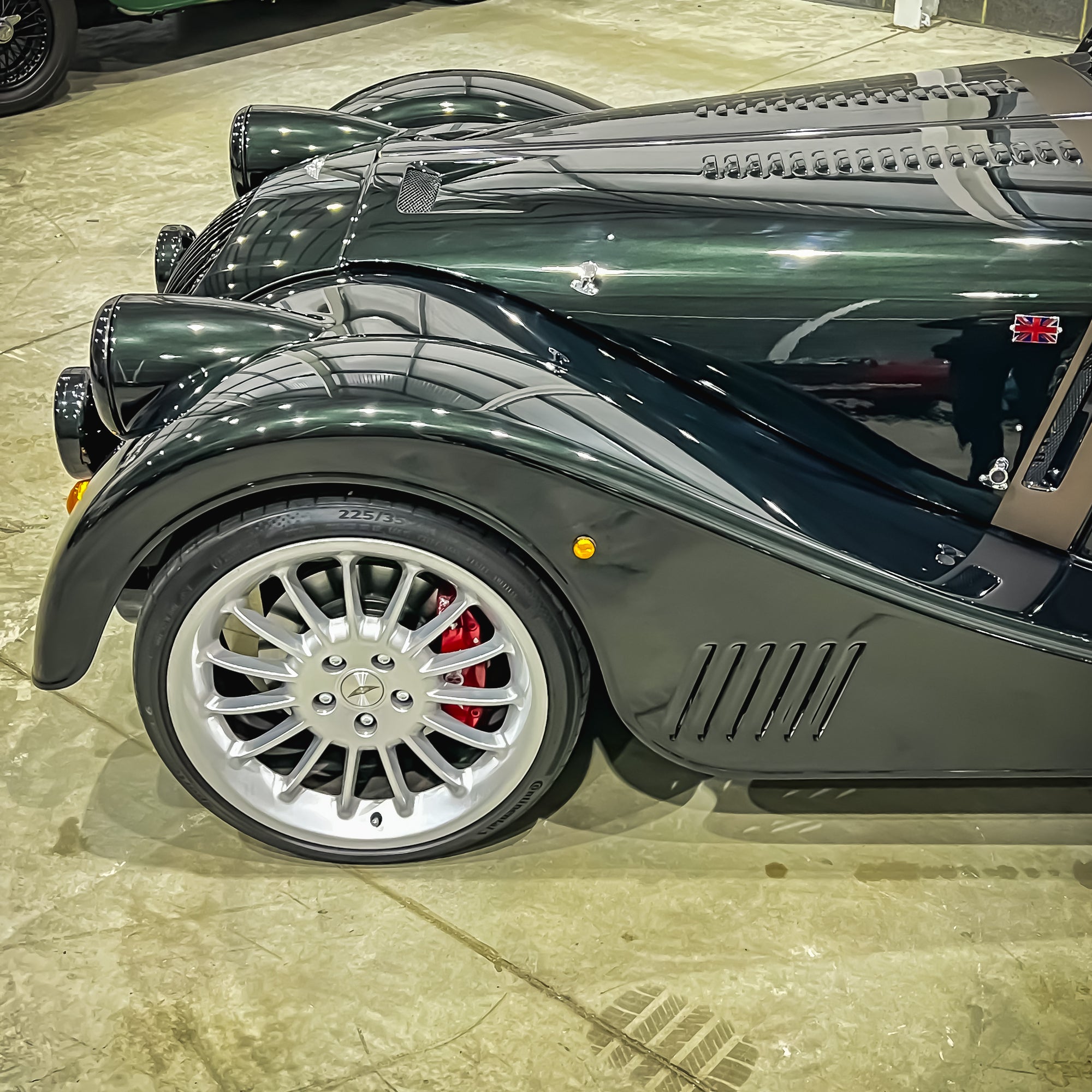 Morgan Plus Six - Dark Emerald Green Metallic