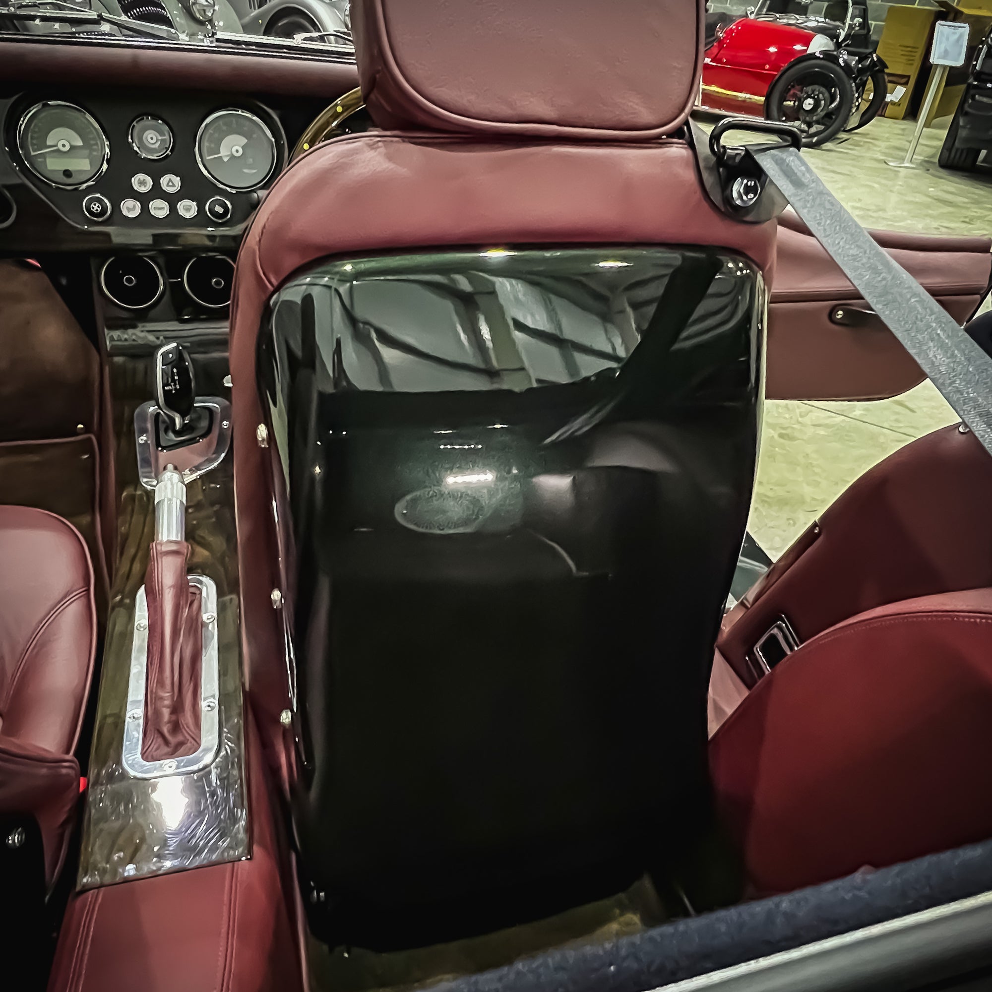 Morgan Plus Six - Dark Emerald Green Metallic