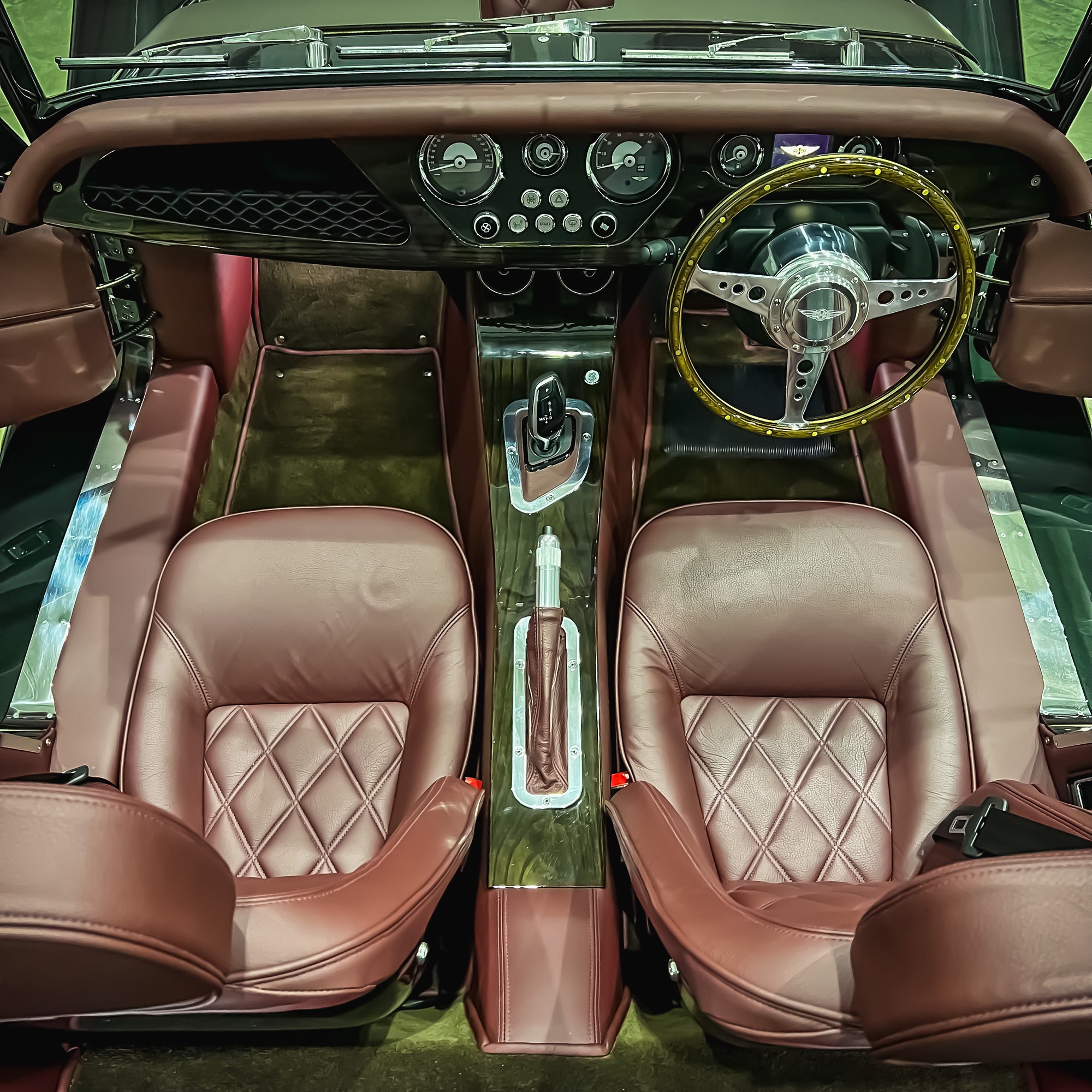 Morgan Plus Six - Dark Emerald Green Metallic