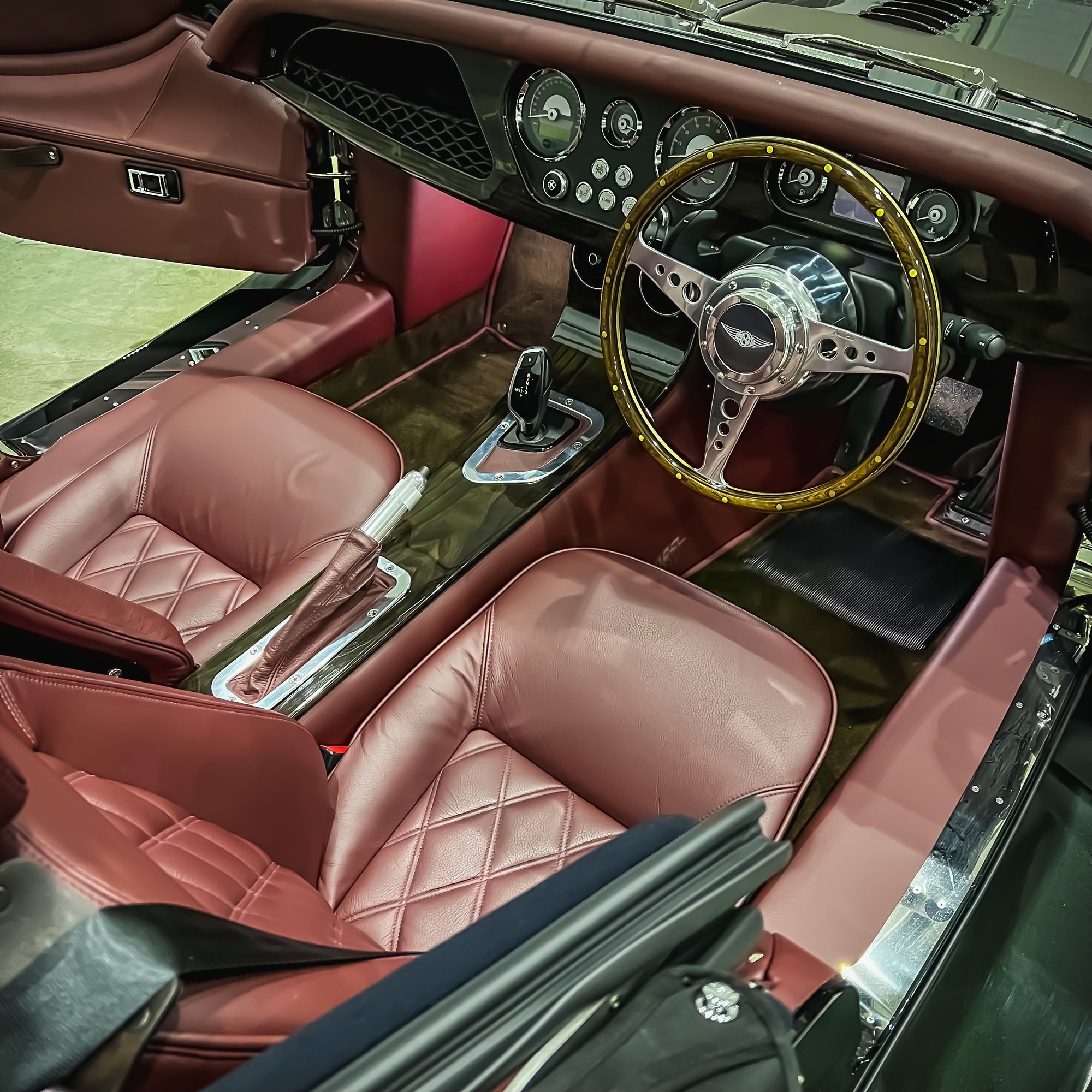 Morgan Plus Six - Dark Emerald Green Metallic