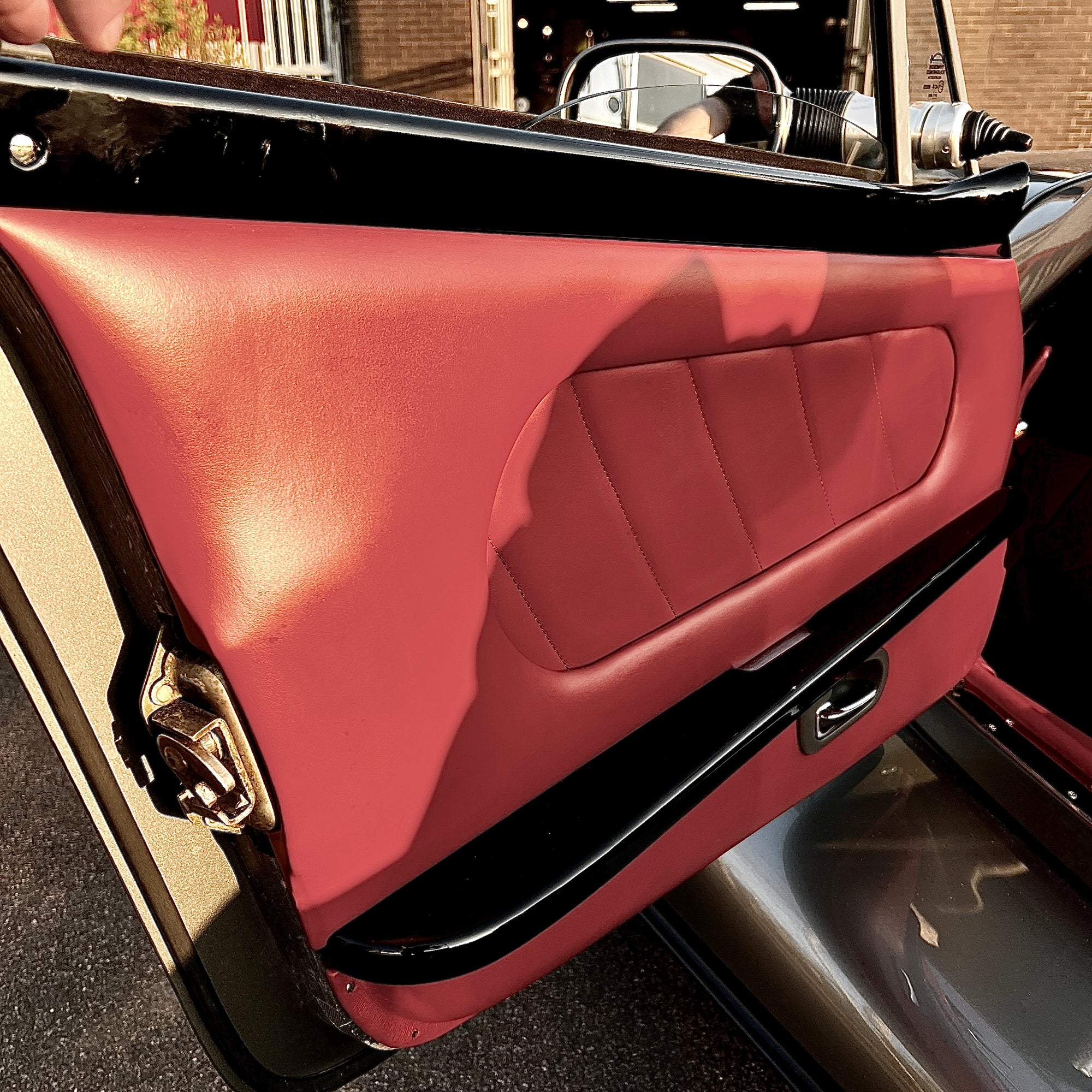 Morgan Areo 8 MK1 4.4 V8 Manual - Champagne Silver