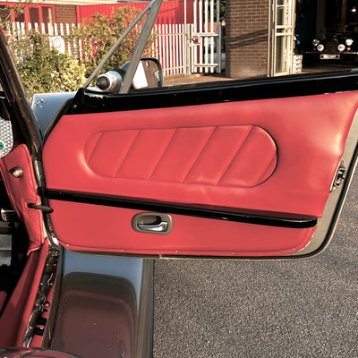 Morgan Areo 8 MK1 4.4 V8 Manual - Champagne Silver