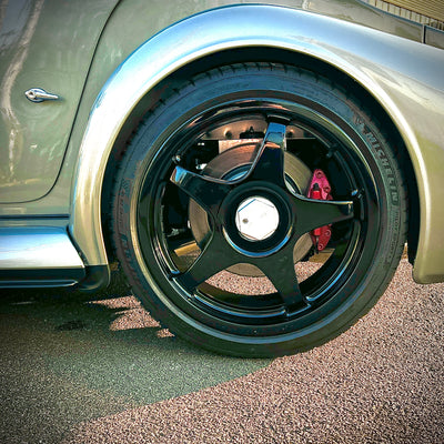 Morgan Areo 8 MK1 4.4 V8 Manual - Champagne Silver