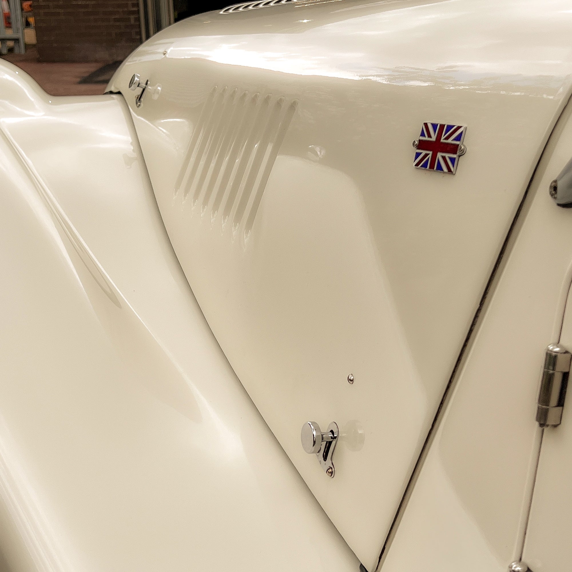SOLD - Morgan Roadster 3.0 V6 223 BHP - Old English White