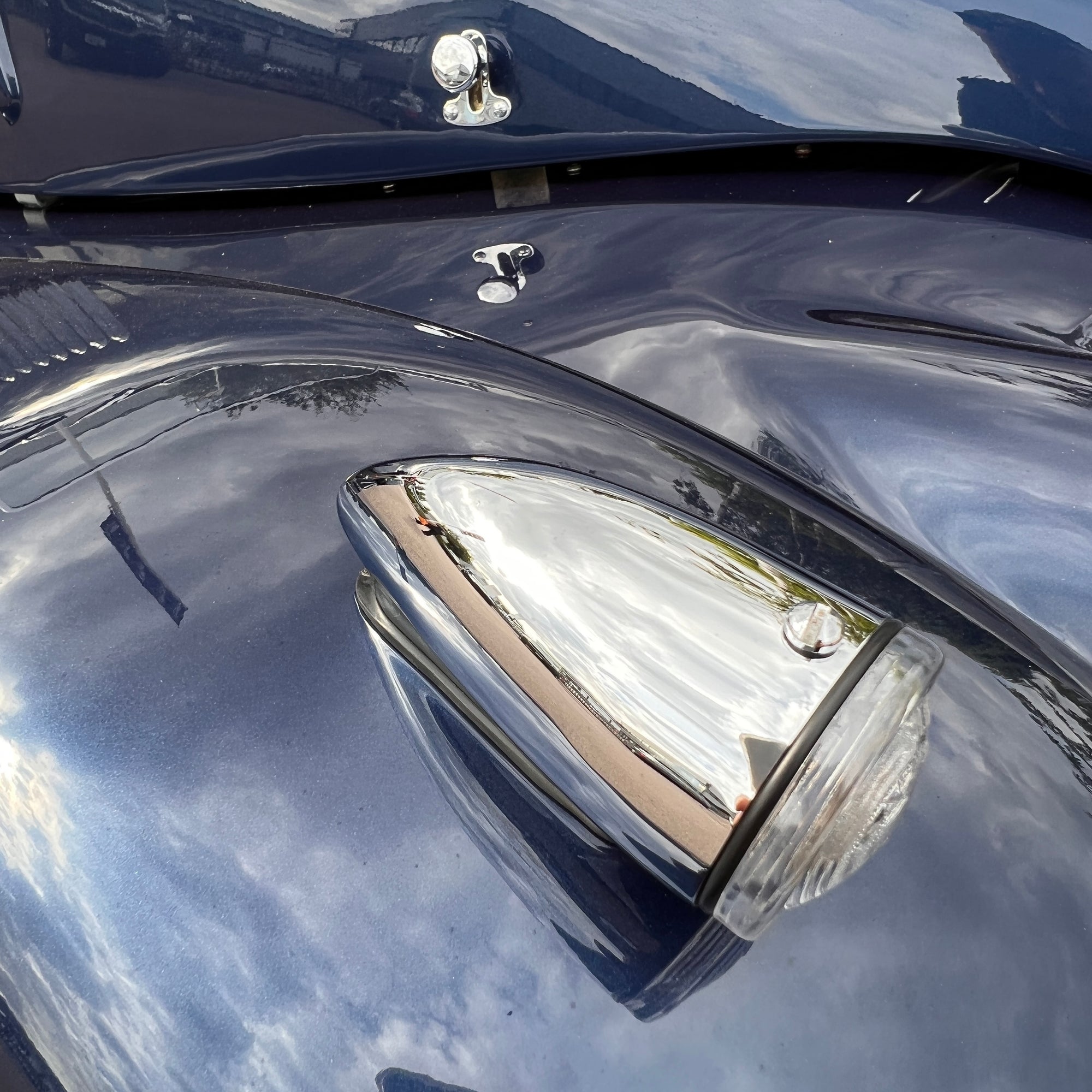 Morgan Plus 8 4.6 Ltr 220 BHP V8, SSL Front & Rear Suspension upgrade - Tour De France Blue