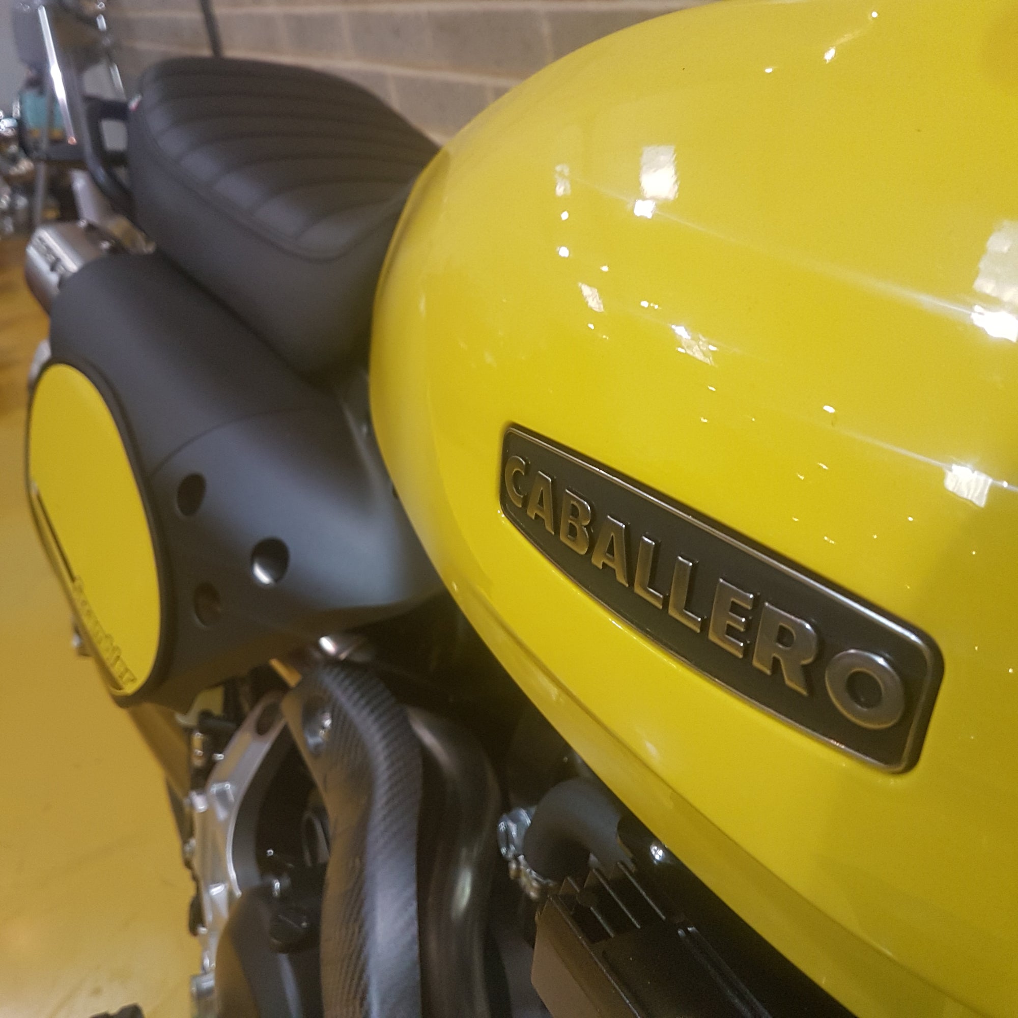 Fantic Caballero Scrambler 500 - Yellow